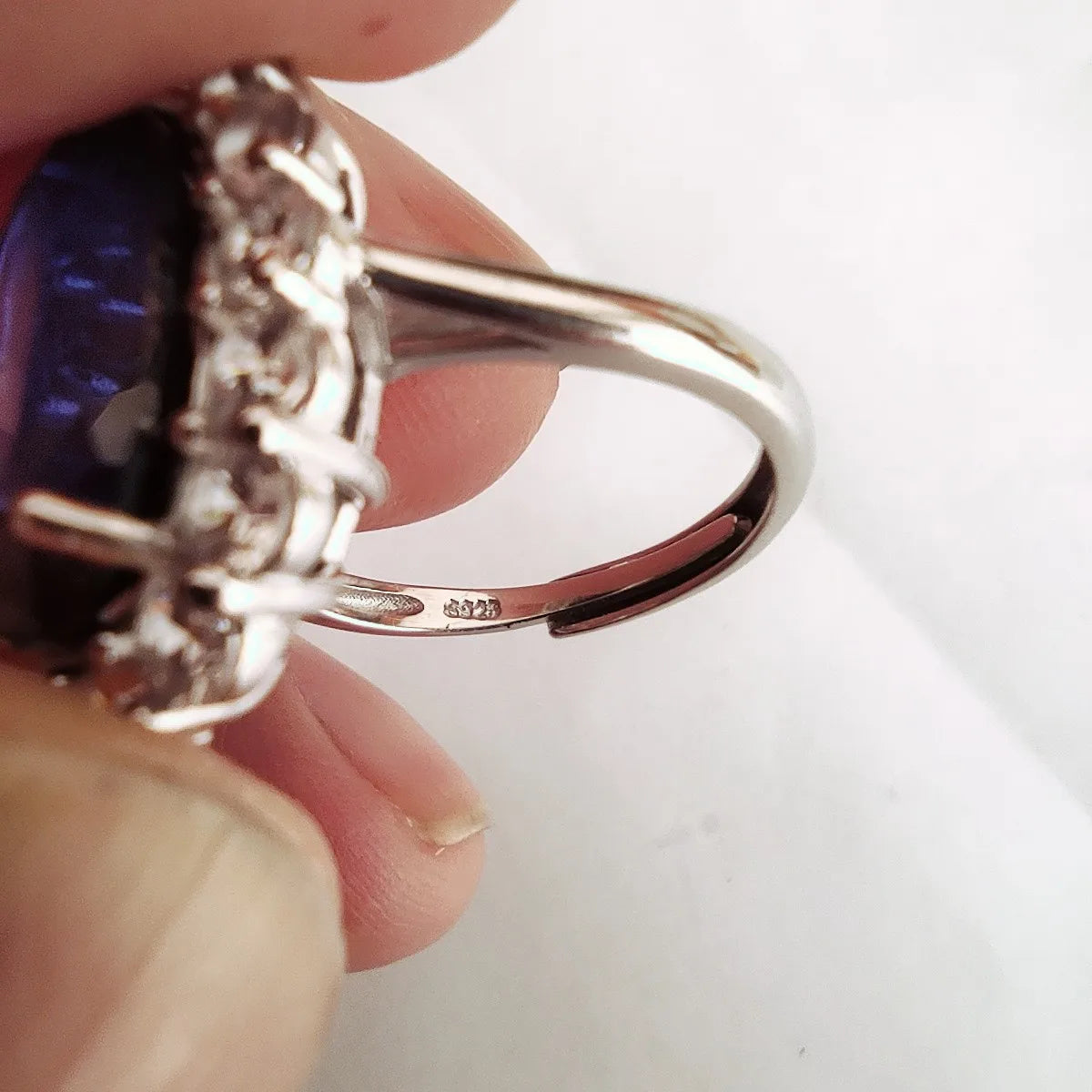 FancyRings - Oval Cut Natural Sapphire Gemstone Ring
