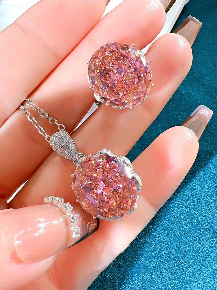 FancyNeck - Oval Cut Sapphire Pendant Necklace