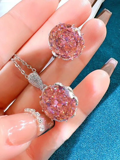 FancyNeck - Oval Cut Sapphire Pendant Necklace