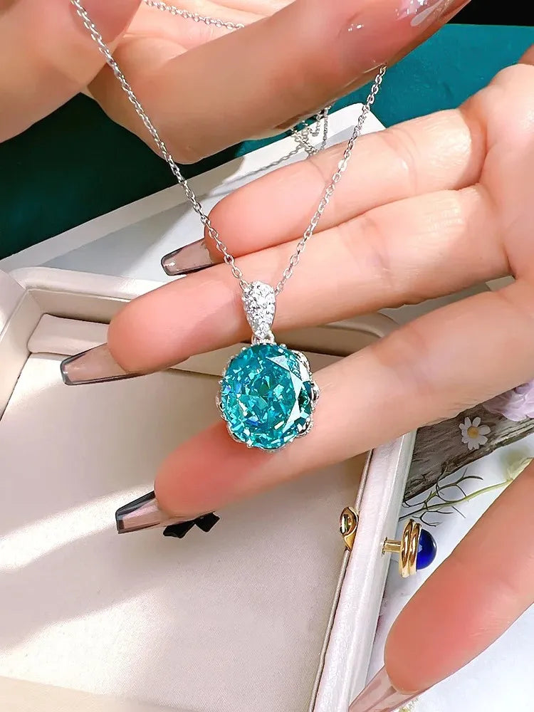 FancyNeck - Oval Cut Sapphire Pendant Necklace